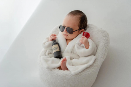 鹤岗满月宝宝趴着睡 鹤岗满月宝宝趴着睡